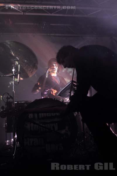 A PLACE TO BURY STRANGERS - 2012-04-15 - PARIS - La Boule Noire - 